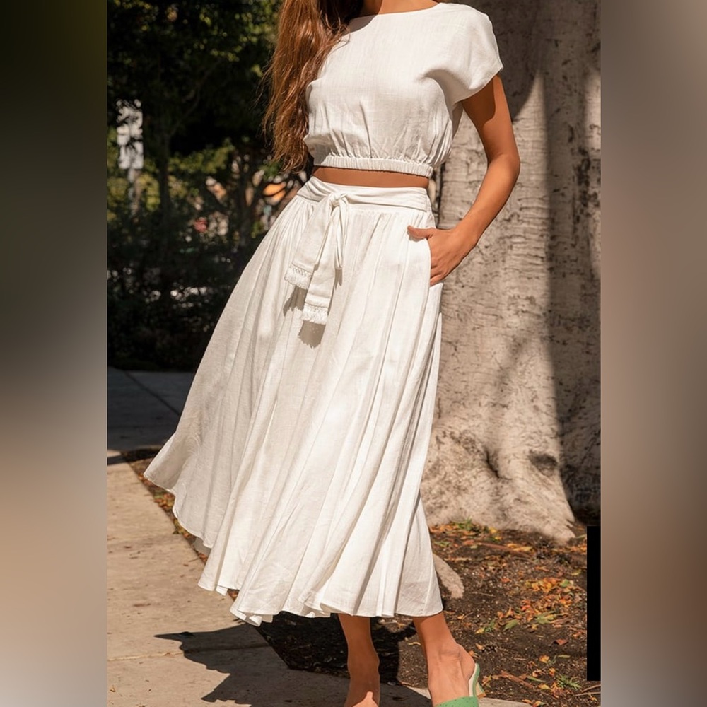 Lulu’s two piece ivory set